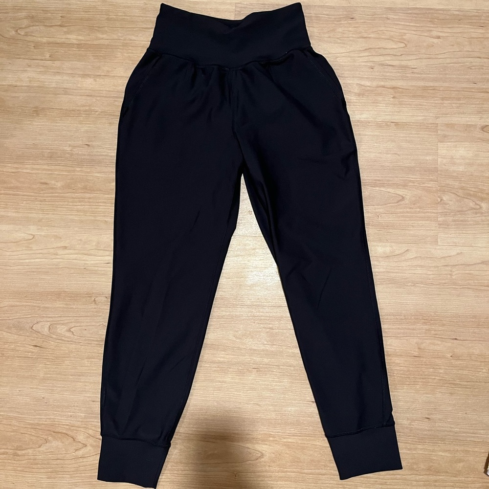 Old Navy Active Joggers Size M. Worn once.